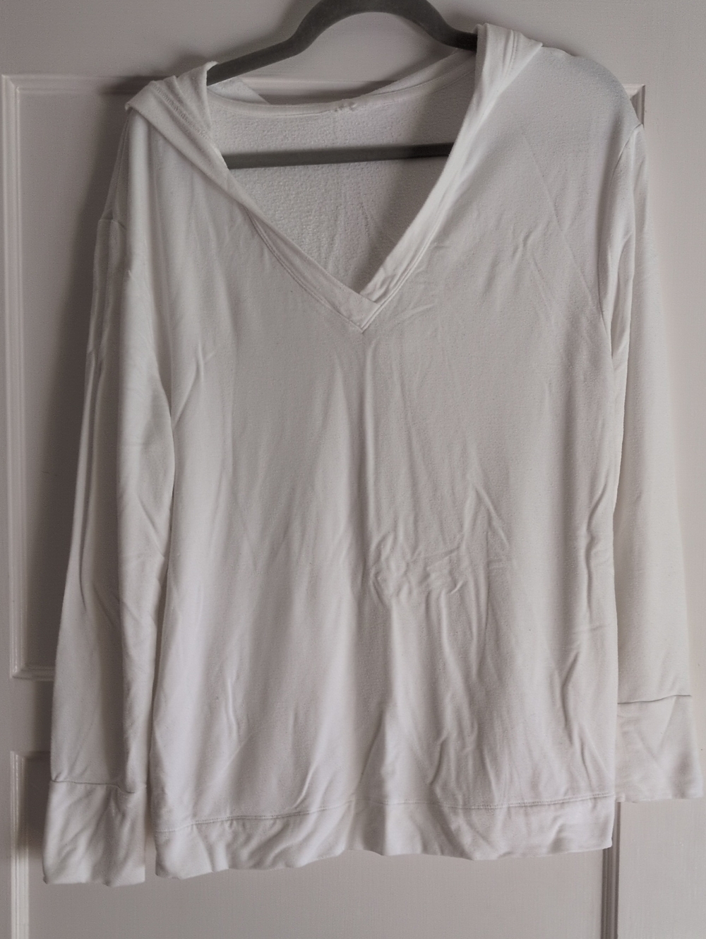 ✨ 4/$15Classic White V-Neck Hoodie Top